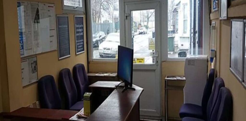 Auto MOT Centre team and workshop