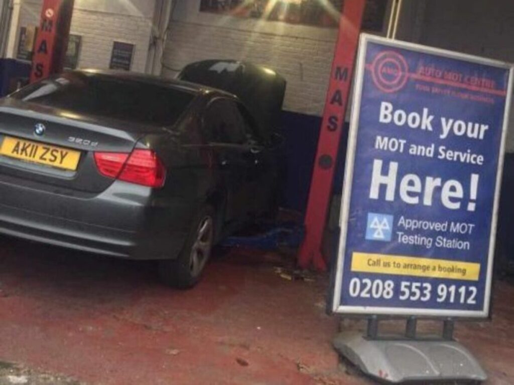 Auto MOT Centre garage workshop in Manor Park